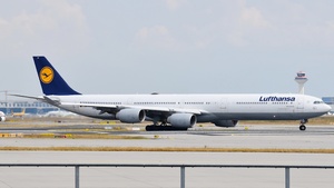 Photo of D-AIHY - Airbus A340-642 operated by Lufthansa