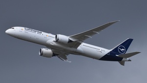 Photo of D-ABPD - Boeing 787-9 Dreamliner operated by Lufthansa