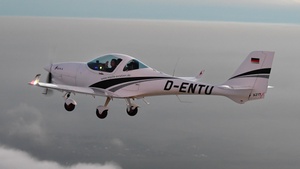 Photo of D-ENTU - Aquila A211 GX operated by Aero-Club Koblenz