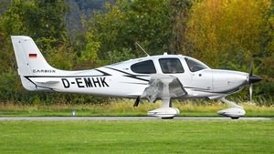 Photo of D-EMHK - Cirrus SR22T G6 GTS operated by Westflug Flight Training