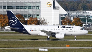 Photo of D-AIBM - Airbus A319-112 operated by Lufthansa CityLine