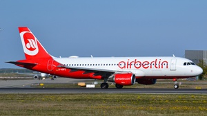 Photo of D-ABFE - Airbus A320-214 operated by Air Berlin