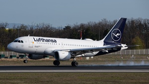 Photo of D-AIBE - Airbus A319-112 operated by Lufthansa
