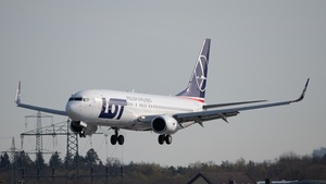 Photo with serial 32800 - Boeing 737-89P