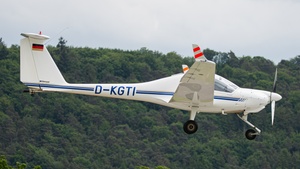 Photo of D-KGTI - Diamond HK36TTC Super Dimona operated by Sportflug Niederberg
