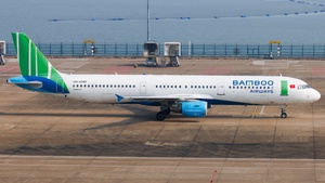 Photo of VN-A585 - Airbus A321-211 operated by Bamboo Airways