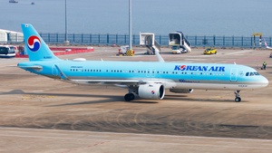 Photo of HL8557 - Airbus A321-272NX operated by Korean Air