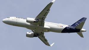 Photo of D-AIZY - Airbus A320-214 operated by Lufthansa