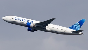 Photo of N226UA - Boeing 777-222(ER) operated by United Airlines