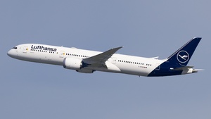 Photo of D-ABPB - Boeing 787-9 Dreamliner operated by Lufthansa