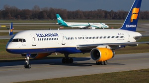 Photo of TF-FIJ - Boeing 757-208 operated by Icelandair