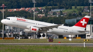 Photo of HB-IJW - Airbus A320-214 operated by Swiss International Air Lines