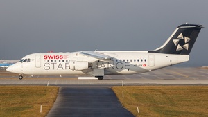 Photo of HB-IYV - British Aerospace Avro RJ100 operated by Swiss International Air Lines