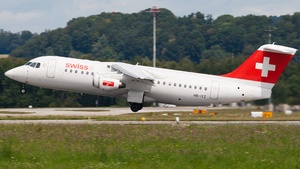 Photo of HB-IYZ - British Aerospace Avro RJ100 operated by Swiss International Air Lines