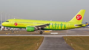 Photo of VQ-BRC - Airbus A320-214 operated by S7 Airlines