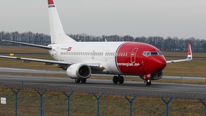 Photo of LN-KHC - Boeing 737-31S operated by Norwegian Air Shuttle