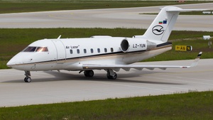 Photo of LZ-YUN - Bombardier Challenger 604 operated by Air Lazur