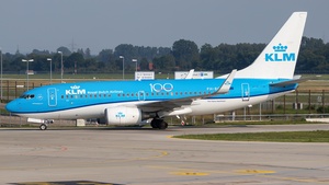 Boeing 737-7K2