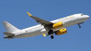 Photo of EC-MJC - Airbus A320-232 operated by Vueling