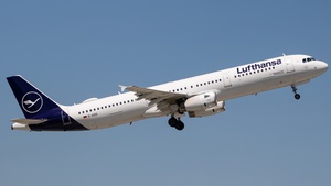 Photo of D-AIDD - Airbus A321-231 operated by Lufthansa