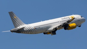 Photo of EC-MVN - Airbus A320-232 operated by Vueling