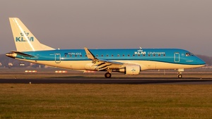 Photo of PH-EXZ - Embraer ERJ-175STD operated by KLM Cityhopper