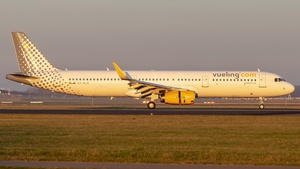 Photo of EC-MJR - Airbus A321-231 operated by Vueling