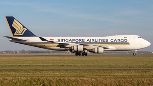Photo with serial 32898 - Boeing 747-412F