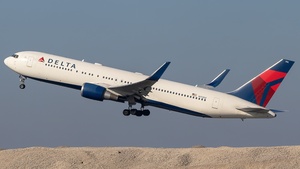 Photo of N172DZ - Boeing 767-332(ER) operated by Delta Air Lines