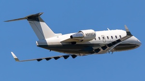 Photo of N988CV - Bombardier Challenger 604 operated by Maine Aviation Aircraft Charter