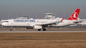 Photo of TC-JSN - Airbus A321-231 operated by Turkish Airlines