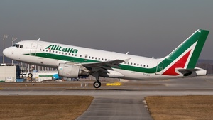 Photo of EI-IMT - Airbus A319-111 operated by Alitalia