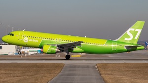 Photo of VP-BCZ - Airbus A320-214 operated by S7 Airlines