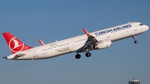 Photo of TC-JTO - Airbus A321-231 operated by Turkish Airlines