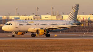 Photo of EC-JYX - Airbus A320-214 operated by Vueling