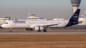 Photo of D-AIDA - Airbus A321-231 operated by Lufthansa