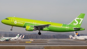 Photo of VQ-BPN - Airbus A320-214 operated by S7 Airlines