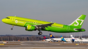 Photo of VP-BCS - Airbus A320-214 operated by S7 Airlines