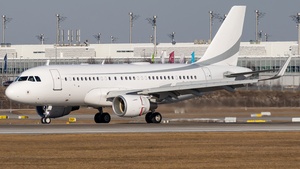 Photo of D-ALEX - Airbus A319-115(CJ) operated by K5 Aviation