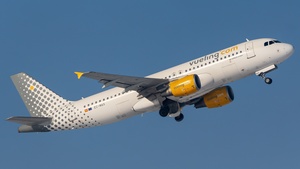 Photo of EC-MAX - Airbus A320-214 operated by Vueling