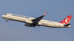 Photo of TC-JSL - Airbus A321-231 operated by Turkish Airlines