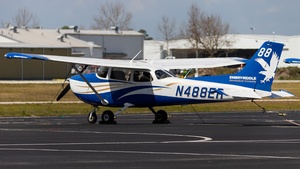 Photo of N488ER - Cessna 172S Skyhawk SP operated by Embry-Riddle Aeronautical University