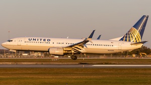 Photo of N24202 - Boeing 737-824 operated by United Airlines