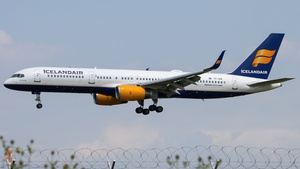 Photo of TF-ISR - Boeing 757-256 operated by Icelandair