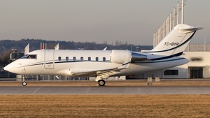 Photo of TC-BYR - Bombardier Challenger 605 operated by Private