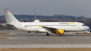 Photo of EC-LOB - Airbus A320-214 operated by Vueling