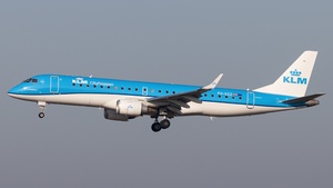 Photo of PH-EZZ - Embraer ERJ-190STD operated by KLM Cityhopper