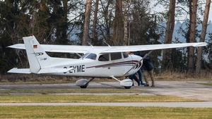 Photo of D-EYME - Cessna 172S Skyhawk SP operated by Motorfluggruppe Regensburg
