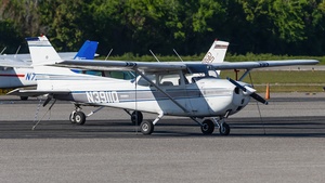 Photo of N3911Q - Cessna 172L Skyhawk II operated by Training Planes