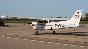 Photo of D-EFRG - Cessna 172RG Cutlass RG operated by MFA Munich Flight Academy